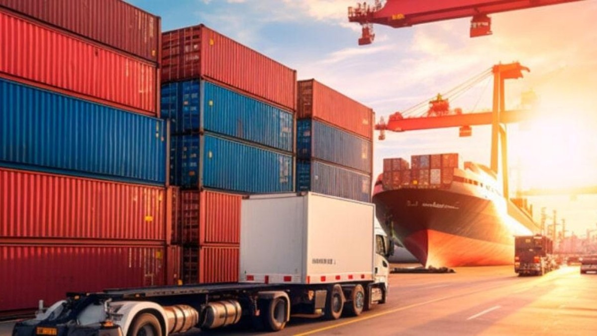 فورواردر کیست و چه تفاوتی با کارگزار گمرکی دارد؟