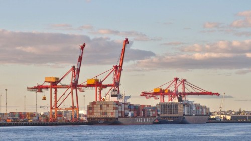 ترانشیپ چیست و چه مزایا/ریسک‌ هایی دارد؟